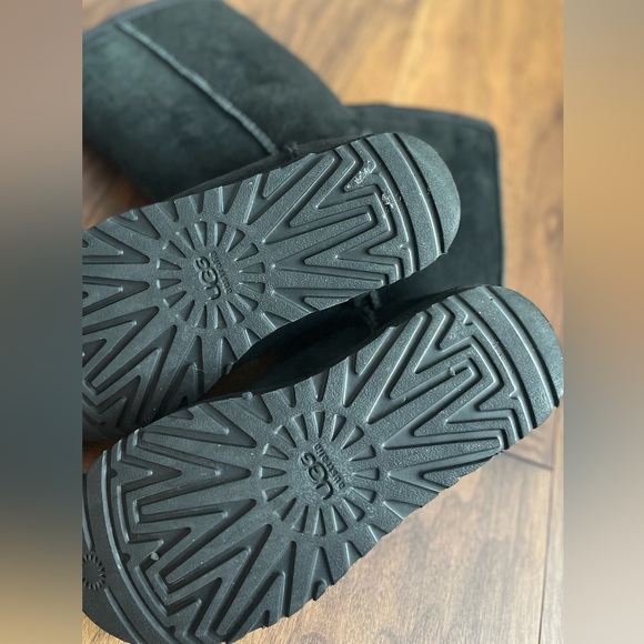 UGG NEW Women’s Black Classic Tall II Boot size US 7 - Picture 6 of 8